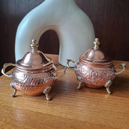 Set of 2 Moroccan Copper Sugar Bowls with Lids – Handcrafted Hammered & Engraved Brass Footed Bowls – Vintage Style Spice or Jewelry Dish